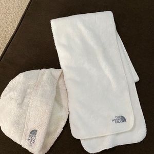 Women’s North Face Scarf and Hat